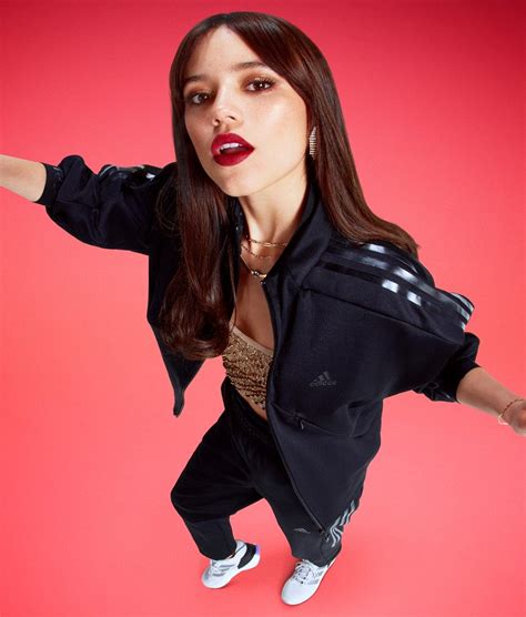 Jenna Ortega is het gezicht van Adidas' nieuwste label 